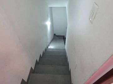 4 PISOS TOWN HOUSE PENAÑOLEN EXCELENTE ESTADO