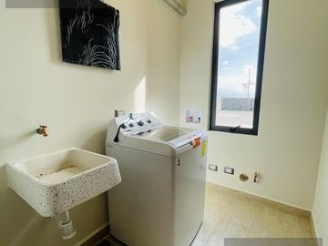 Casa en Venta con Sala de TV, en Zibatá Querétaro