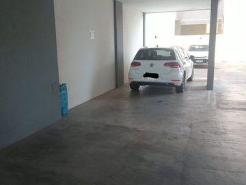VENTA COCHERA DOBLE CUBIERTA  MORON CENTRO