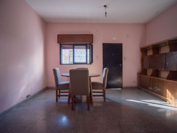 Venta  Casa Castelar - 2 Propiedades APTO CREDITO