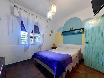 VENTA CASA MULTIFAMILIAR CON GRAN PISCINA Y PARQUE