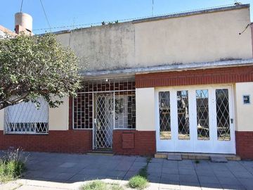 VENTA CASA 3 AMBS HAEDO PARQUE PILETA A RECICLAR