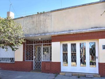VENTA CASA 3 AMBS HAEDO PARQUE PILETA A RECICLAR