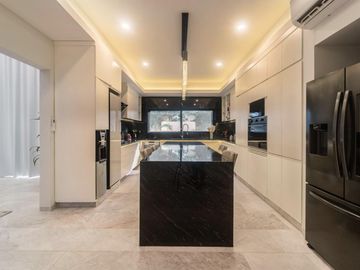 PUNTA TIBURON MARINA Y GOLF, Casa en VENTA con alberca y 5 recamaras, una en PB