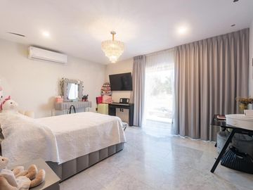 PUNTA TIBURON MARINA Y GOLF, Casa en VENTA con alberca y 5 recamaras, una en PB