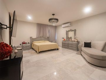 PUNTA TIBURON MARINA Y GOLF, Casa en VENTA con alberca y 5 recamaras, una en PB