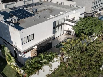 PUNTA TIBURON MARINA Y GOLF, Casa en VENTA con alberca y 5 recamaras, una en PB