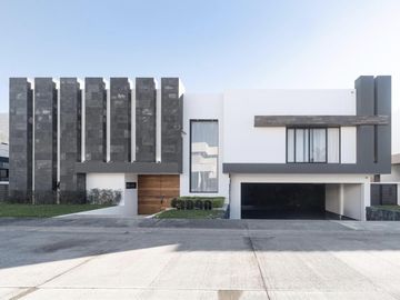 PUNTA TIBURON MARINA Y GOLF, Casa en VENTA con alberca y 5 recamaras, una en PB