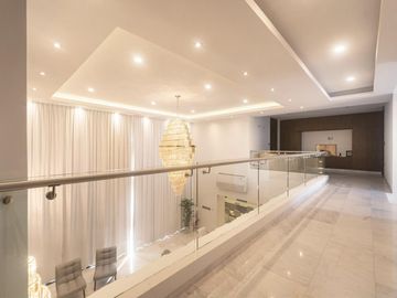 PUNTA TIBURON MARINA Y GOLF, Casa en VENTA con alberca y 5 recamaras, una en PB