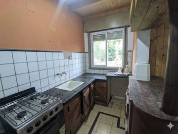 VENTA CASA CON AMPLIO JARDIN GRAL RODRIGUEZ