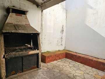 Venta Casa Patio Terraza Cochera en Liniers