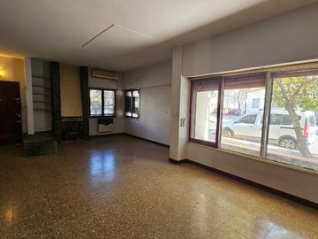 Venta Casa Patio Terraza Cochera en Liniers