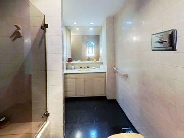 VENTA CASA JARDIN PILETA COCHERA LINIERS