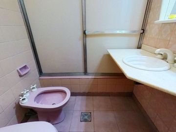 VENTA CASA JARDIN PILETA COCHERA LINIERS