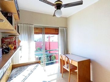 VENTA CASA JARDIN PILETA COCHERA LINIERS