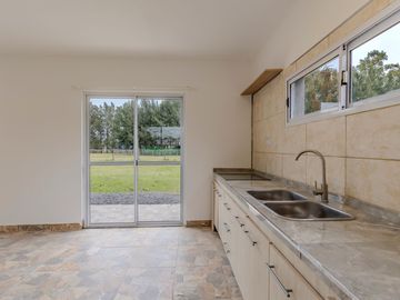 CASA EN VENTA BARRIO LA CANDIDA 3 DORMITORIOS