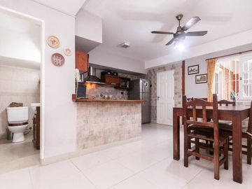HERMOSO CHALET DE 4 AMB C/ QUINCHO Y PILETA.