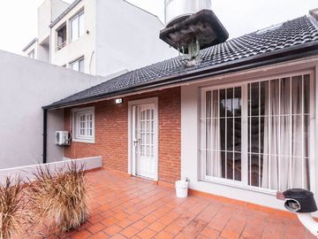 HERMOSO CHALET DE 4 AMB C/ QUINCHO Y PILETA.
