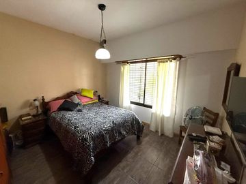 CASA 5 AMB, CON  PARQUE Y COCHERA ATO CREDITO