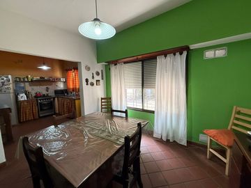 CASA 5 AMB, CON  PARQUE Y COCHERA ATO CREDITO