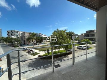 Puerto Cancun Casa En Venta La Laguna 1