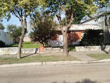 Casa a reciclar con imponente terreno en Serodino