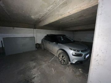 VENTA COCHERA EN BARRIO MARTIN
