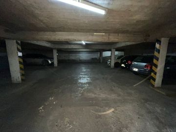 VENTA COCHERA EN BARRIO MARTIN