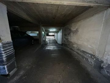 VENTA COCHERA EN BARRIO MARTIN