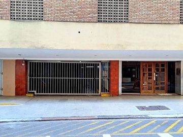 Cochera fija cubierta Congreso Av. Rivadavia