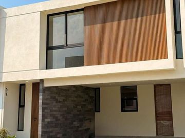 PUNTA TIBURON, Casa en VENTA de 3 recamaras y jardin