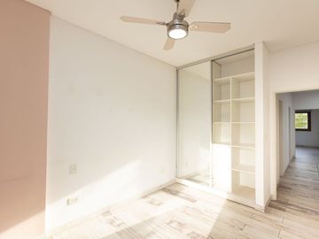 VENTA CASA EN HURLINGHAM 6 AMB - PERMUTA FINANCIA