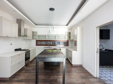 VENTA CASA EN HURLINGHAM 6 AMB - PERMUTA FINANCIA