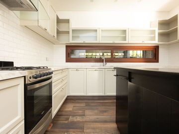VENTA CASA EN HURLINGHAM 6 AMB - PERMUTA FINANCIA
