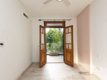 VENTA CASA EN HURLINGHAM 6 AMB - PERMUTA FINANCIA