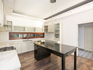 VENTA CASA EN HURLINGHAM 6 AMB - PERMUTA FINANCIA