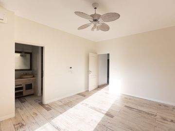 VENTA CASA EN HURLINGHAM 6 AMB - PERMUTA FINANCIA