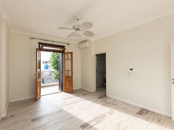 VENTA CASA EN HURLINGHAM 6 AMB - PERMUTA FINANCIA