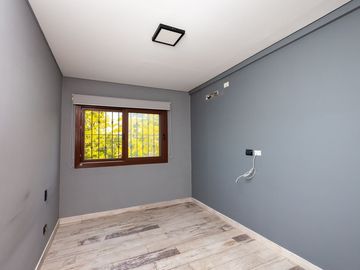 VENTA CASA EN HURLINGHAM 6 AMB - PERMUTA FINANCIA
