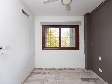 VENTA CASA EN HURLINGHAM 6 AMB - PERMUTA FINANCIA