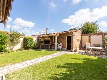VENTA CASA EN CIUDAD JARDIN 4 AMB - PERMUTA