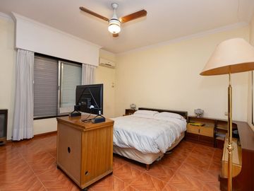VENTA CASA EN CIUDAD JARDIN 4 AMB - PERMUTA