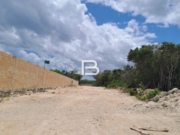 Terreno En Venta Avenida Chac Mool