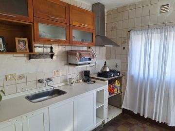VENTA DE CASA EN PH DE DOS DORMITORIOS