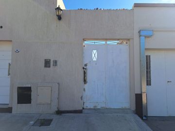 VENTA DE CASA EN PH DE DOS DORMITORIOS