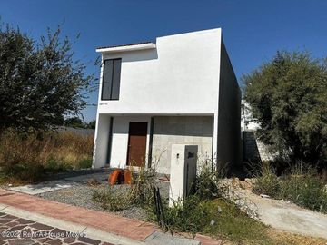 Ciudad Maderas casa de 3 recamaras en VENTA RAH3668