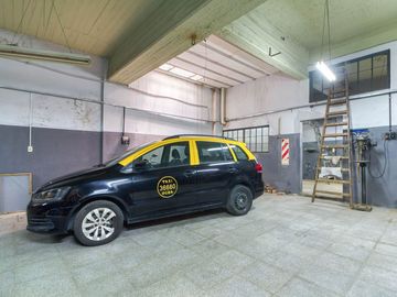 OPORTUNIDAD Vta Deposito + Casa PA 3 Amb - B° Naon