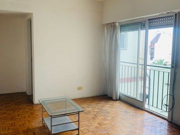 Departamento de 2 ambientes en Flores centro