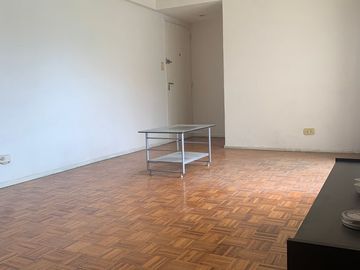 Departamento de 2 ambientes en Flores centro