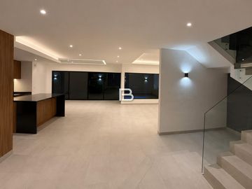 Casa en Fraccionamiento Vía Cumbres